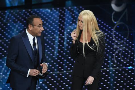 Sanremo, Donatella Versace a Virginia Raffaele: ''Vieni a farmi da 